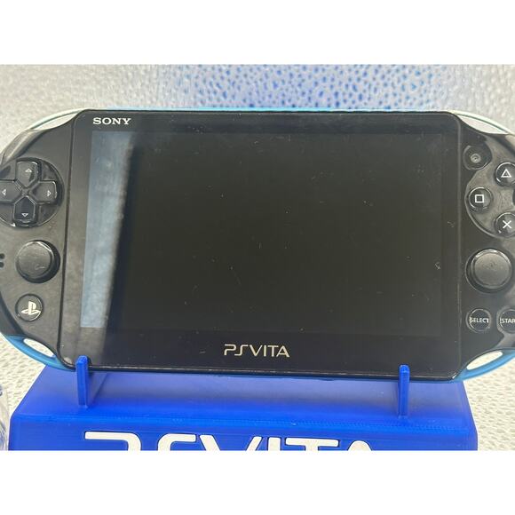 blue ps vita 2000 w/charger well protected - Picture 3 of 8